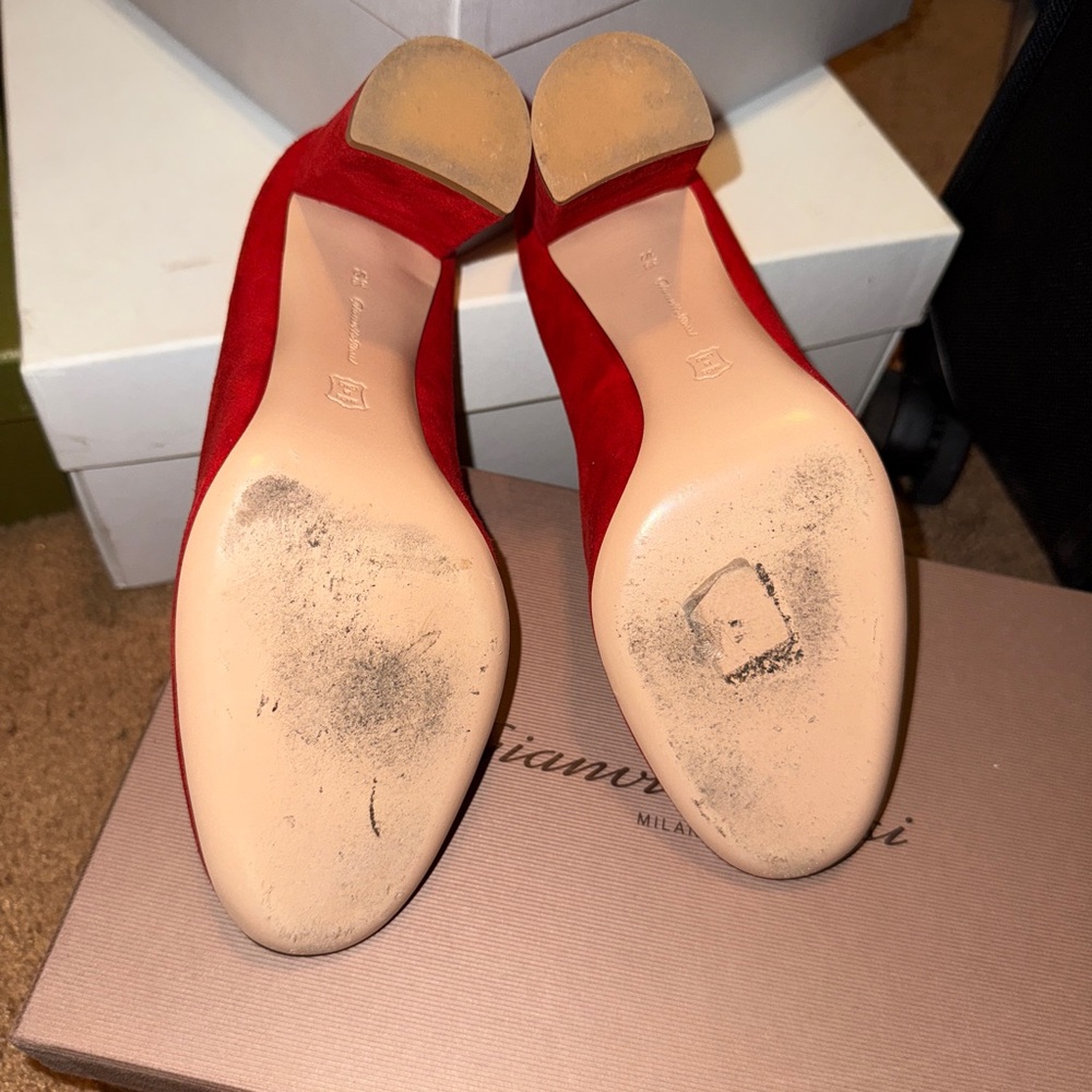 Tomato red suede classic pumps - Picture 7 of 8